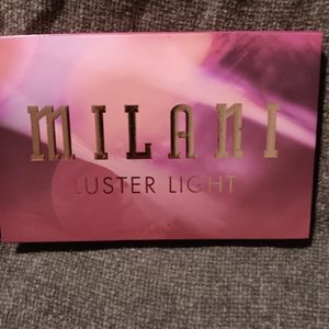 Milani Luster Light Eyeshadow Pallette